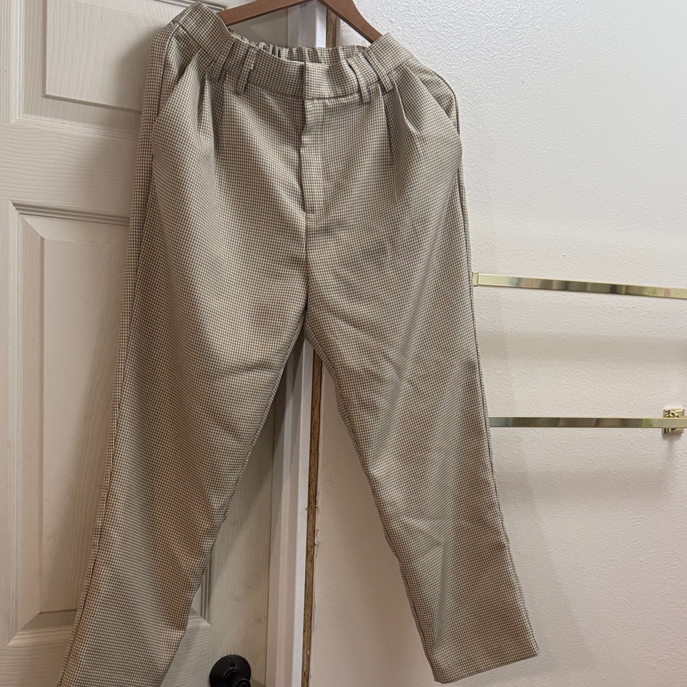 Steve Madden Beige Houndstooth Chinos